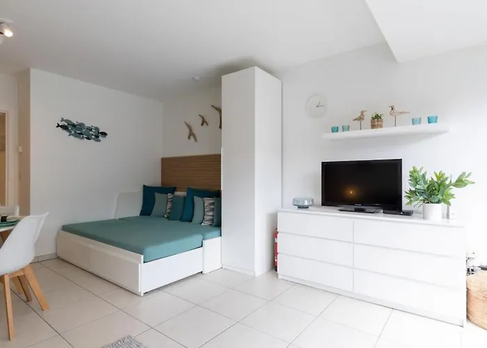 'blue Sea' - Studio In With Private Parking דירה